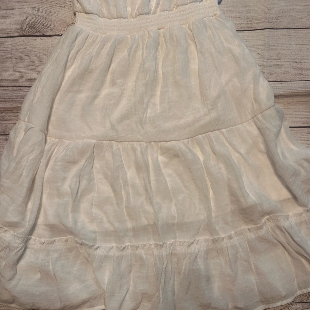 Elegant White Summer Dress - Picture 7 of 7